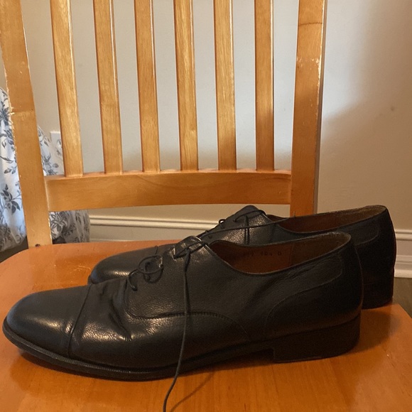 Beautiful Black Ferragamo dress and casual shoes.  Sharp and well maintained. - Picture 9 of 9